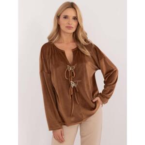 Svetlohnedá velúrová blúzka oversize s výstrihom do V