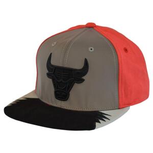 Mitchell & Ness NBA Day 4 Snapback Bulls Silver/Red - Unisex - Šiltovka Mitchell & Ness - Sivé - HHSS1102-CBUYYPPPGYRD - Veľkosť: UNI